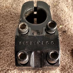 USED TOP LOAD  FIT NECK USED NORMAL WEAR HABLO ESPAÑOL 