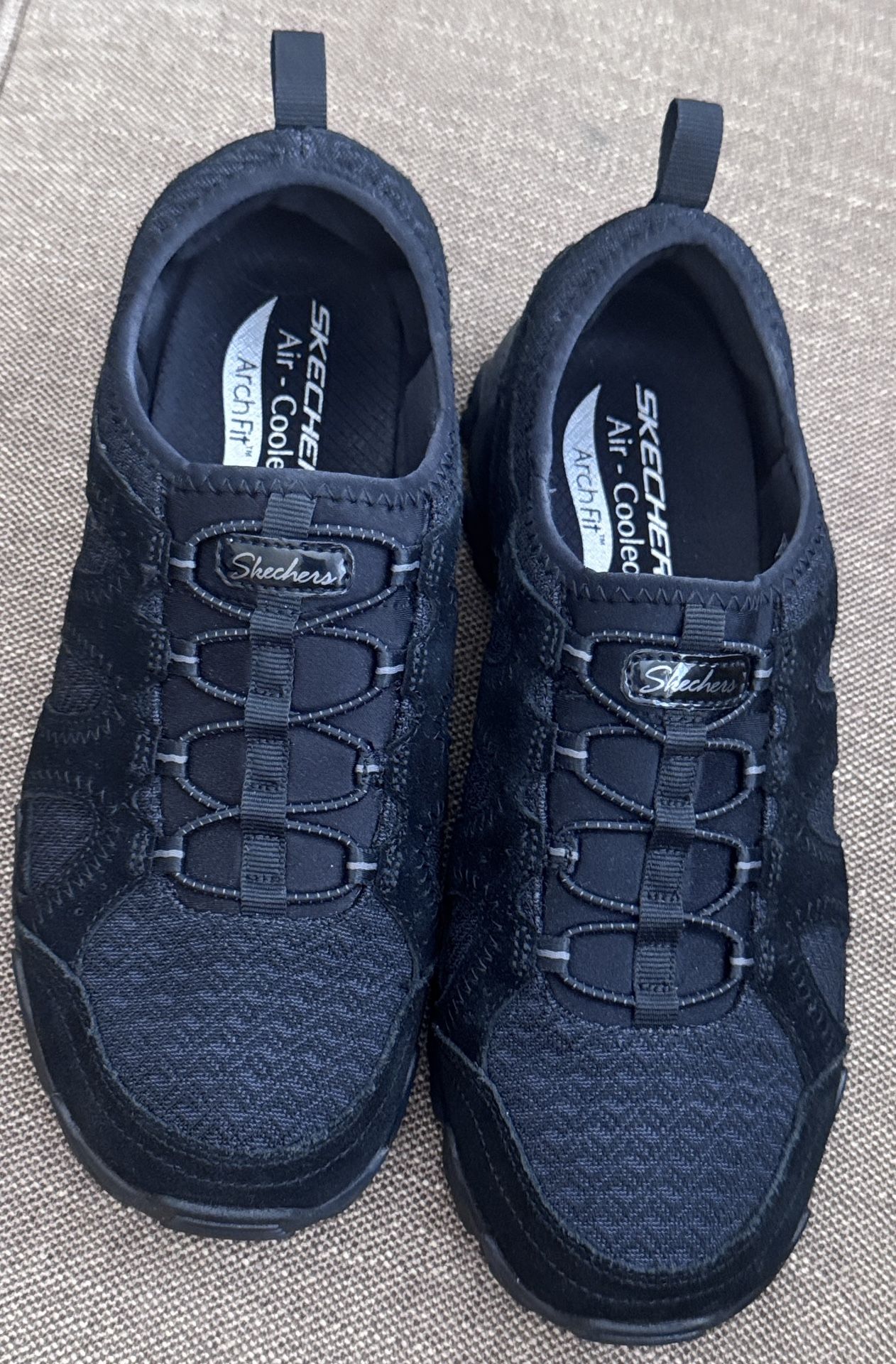 Women’s Sketchers.   Size 8 1/2