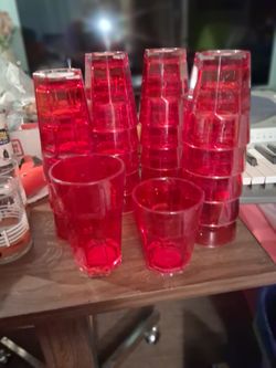 21 RED HEAVY-DUTY PLASTIC GLASSES-NEW