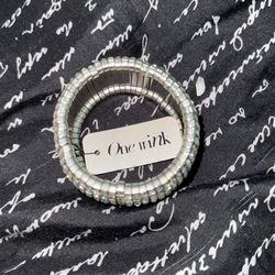 One wink bracelet