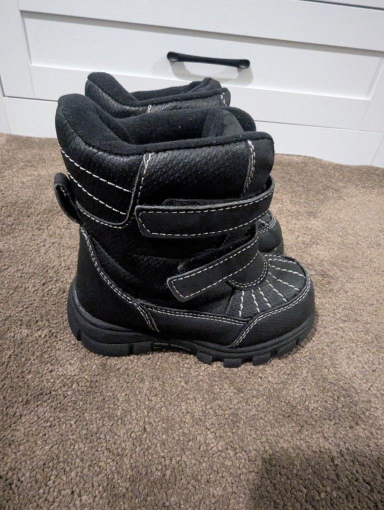 Toddler "The Childrens Place Winter/Snow Boots.....$20 cash