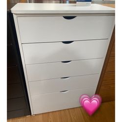 Dresser No Knobs 