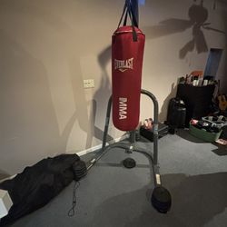 90lb Mma Everlast Punching Bag + Stand 