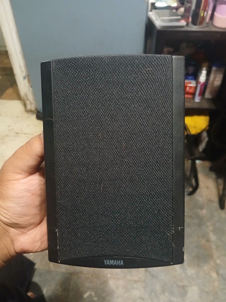 Yamaha NS-A327 Speaker