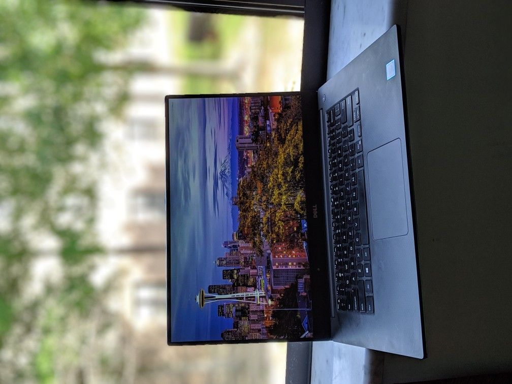 Dell XPS-15 9550 Laptop Ultra Thin Bezzels