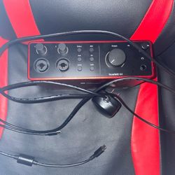 Scarlet 4i4 Interface