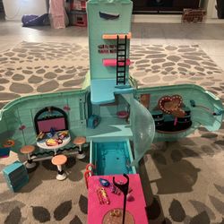 LOL Camper, Dolls  And Accessories 