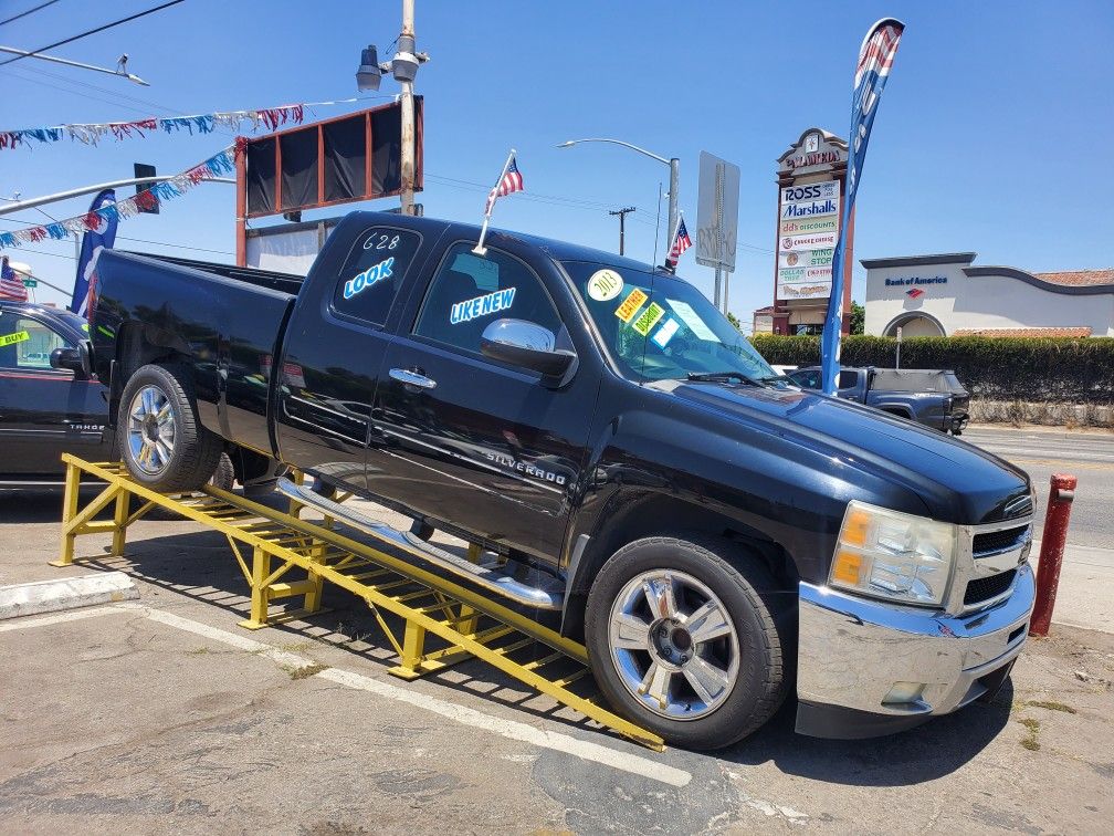 ๐ต๐ต๐ต 2013 Chevrolet Silverado๐ต๐ต๐ต Air Tires
