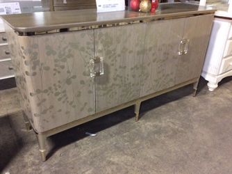 4 DOOR BUFFET TABLE