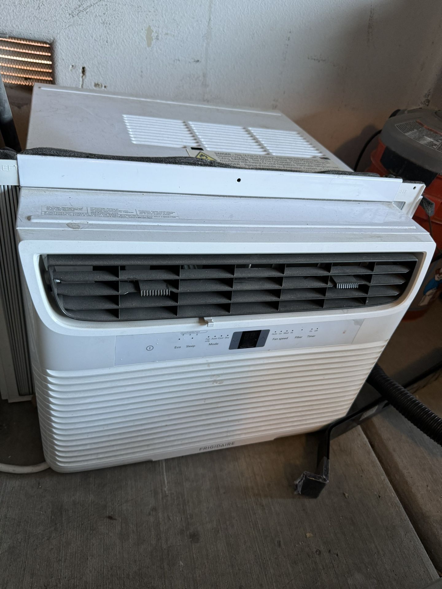 Frigidaire Window Mount A/C Unit! Like New!