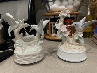 vintage porcelain hummingbird family music box figurine