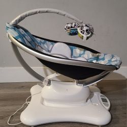 4 Mom Mamaroo Baby Swing 