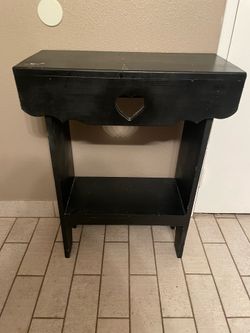 Cute, sturdy shelf