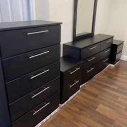 ⚫️DRESSER WITH MIRROR,  CHEST AND TWO NIGHTSTANDS  ⚪️ CÓMODA CON ESPEJO,  GAVETERO  Y DOS MESITAS DE NOCHE ⚫️