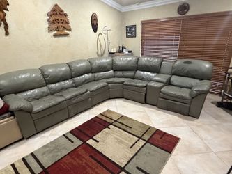 7 pc 4 recliners leather sectional couch