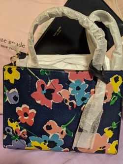 Brand new authentic Kate Spade small purse with inserts
