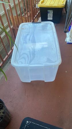 Storage container