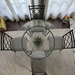 Round Dining Table and Chairs