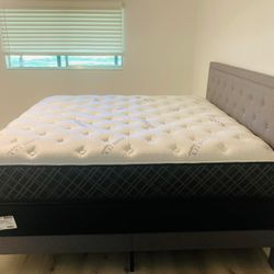 Don't Miss Out: Queen Mattress Blowout Sale - 50-80% Off