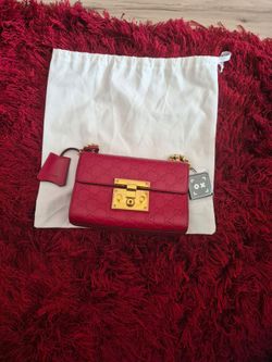 Gucci pad lock purse