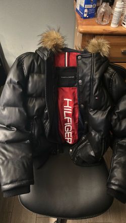 Tommy hilfiger leather puffer with removeable fur