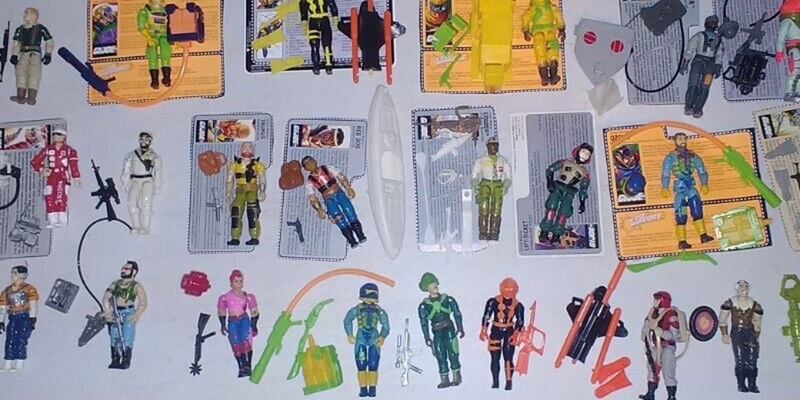 Collector seeking vintage old GI Joe toys dolls action figures accessories 1960s 70s 80s g.i. Joes toy figure doll collector collectibles