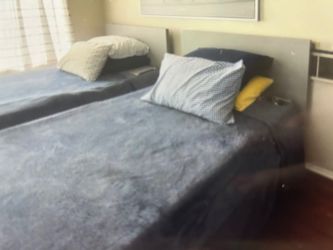 2 Twin Beds With Mattress