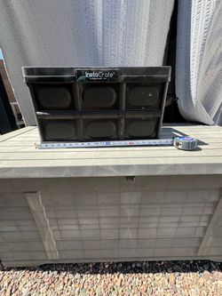 Collapsable storage crate