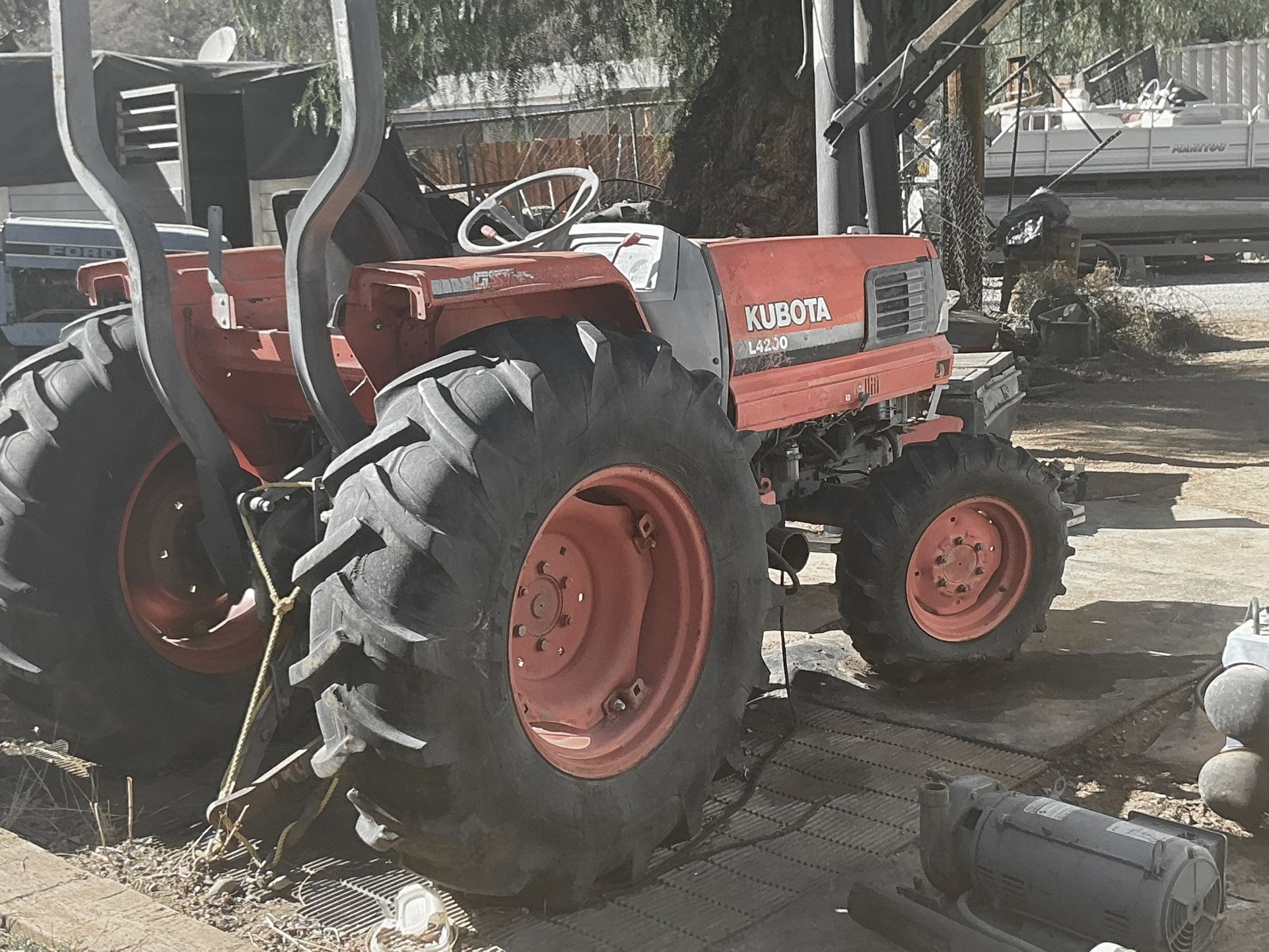Kubota L4200 4 Wheel Drive