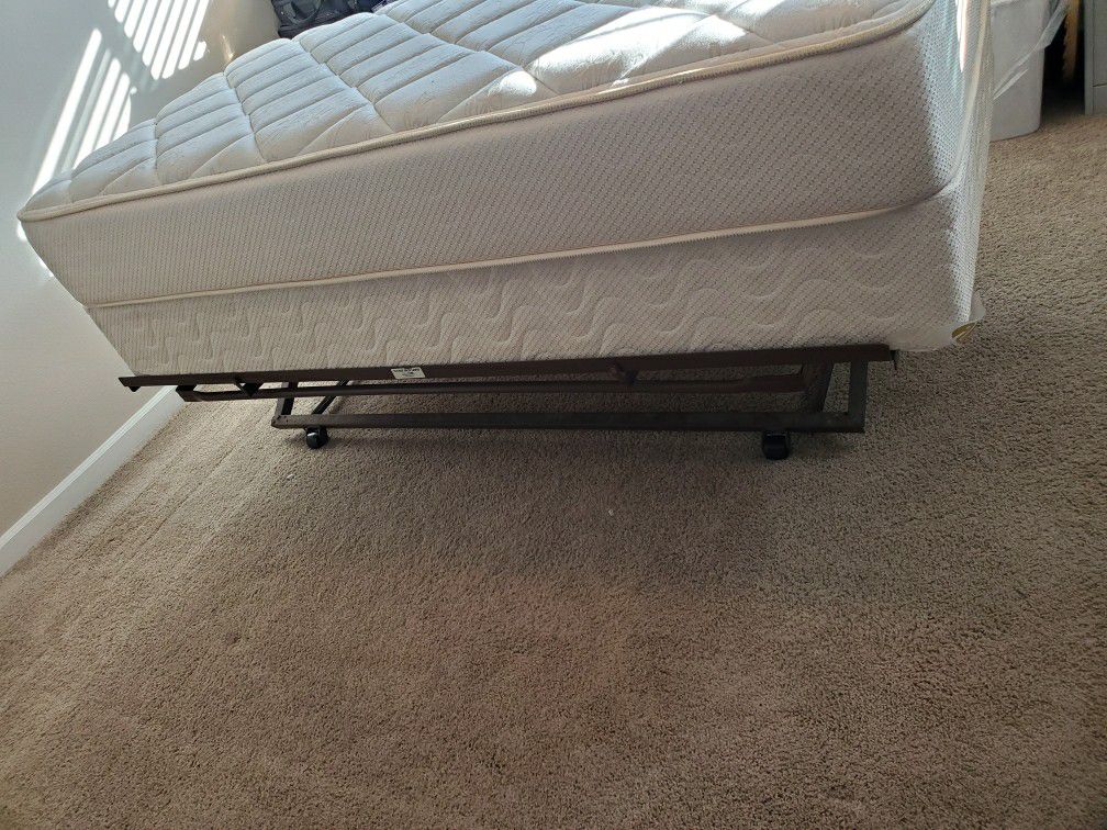 Twin trundle with mattress and box spring