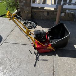 Mclane 20 inch 7 blade mower great condition low usage 3.5 hp briggs and Stratton motor 