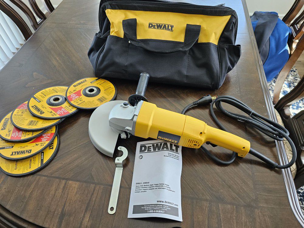 DEWALT Angle Grinder Tool Kit with Bag and Cutting Wheels, 7-Inch, 13-Amp DW840K),Yellow for Sale in Ashville, OH OfferUp