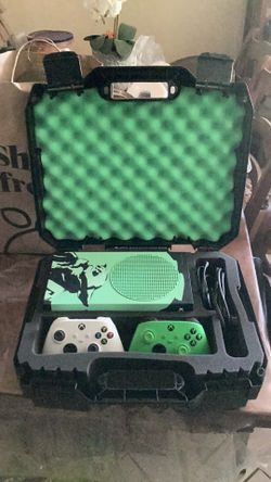 -Ultra Extremely Rare Xbox Series S With 2 Controllers And Case-