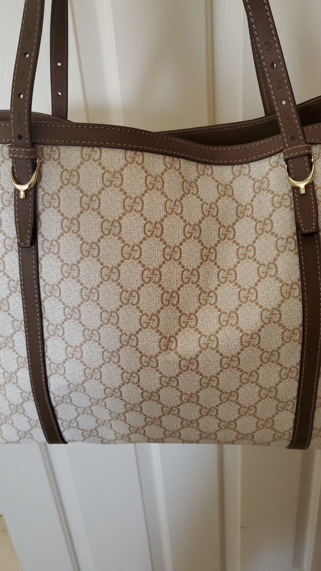 Gucci signature tote bag