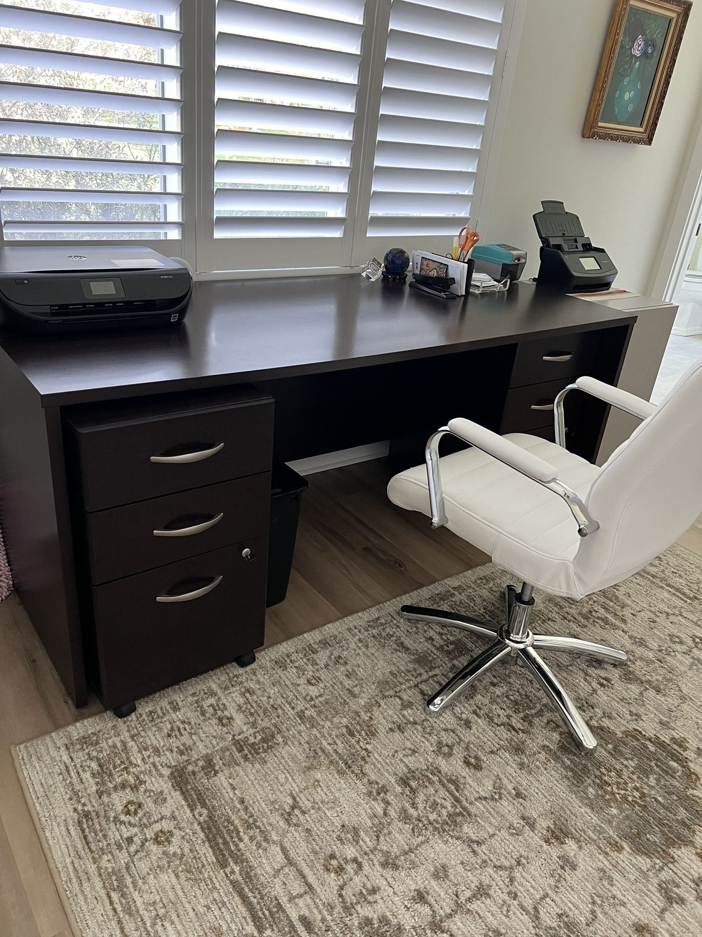 Large Desk with 2 Filing Cabinets!
