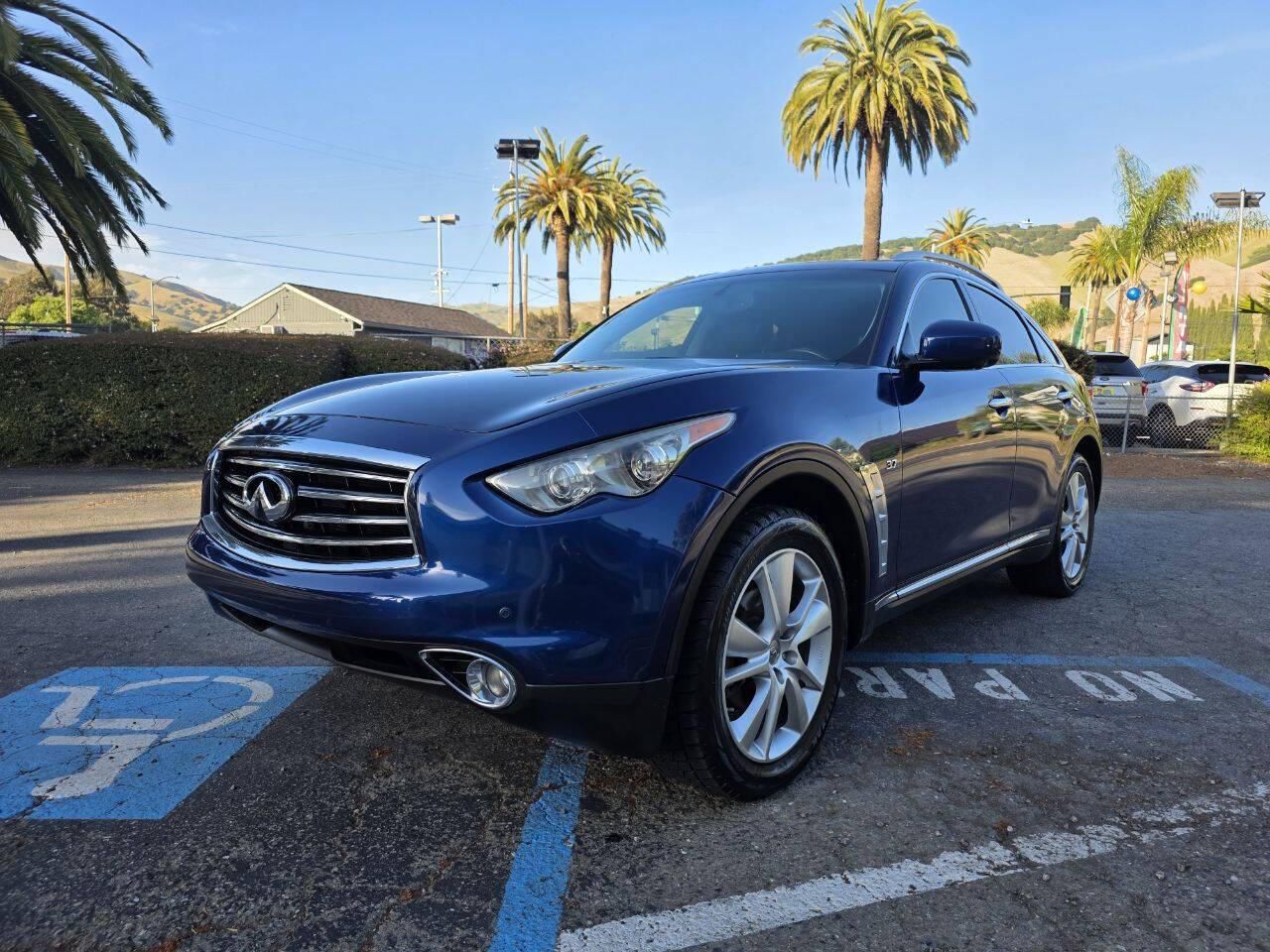 2015 INFINITI QX70