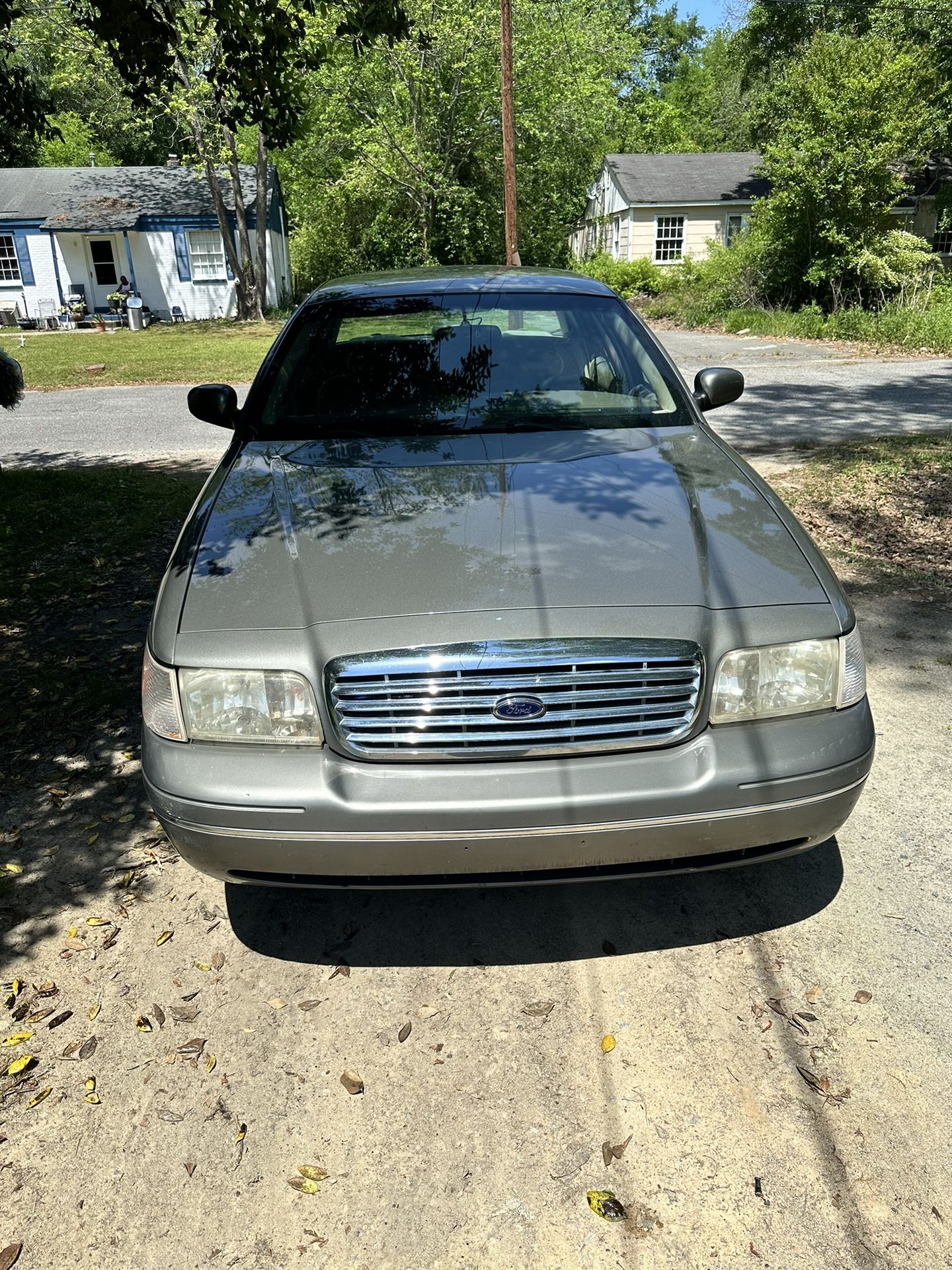 2004 Ford Crown Victoria