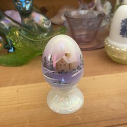 Fenton Pedistal Egg