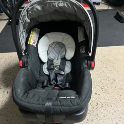Graco Infant Car seat With Base 