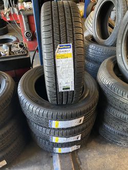 SET GOODYEAR ASSURANCE ALL SEASON 225/60/17 BRAND NEW