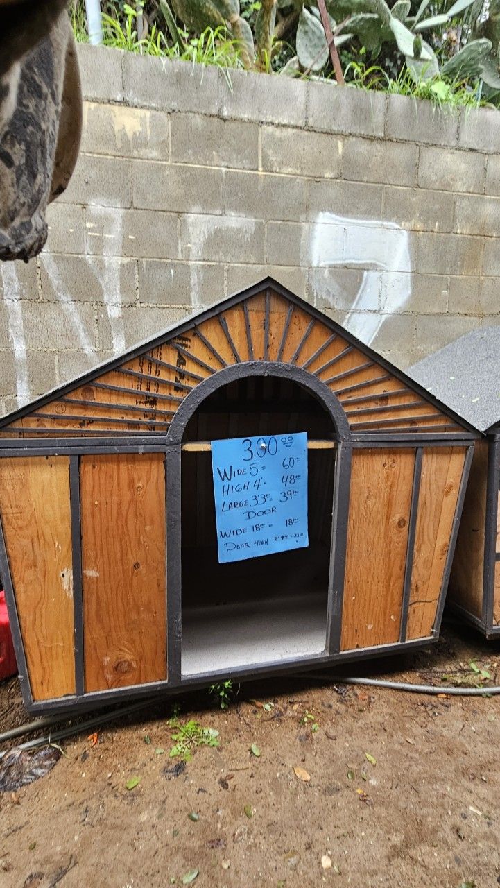Large Dog House (Available)(Corona)