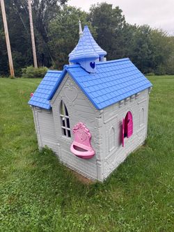 Little Tykes Disney Princess Wonderland Castle Playhouse,