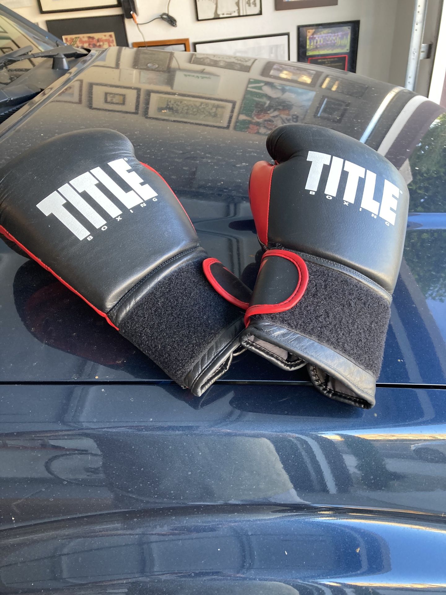 Title boxing 16oz size medium boxing gloves