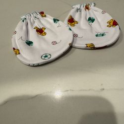 Winnie The Pooh Infant Anti-Scratch Mittens