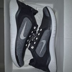 Women 9.5 NIKE Shoes