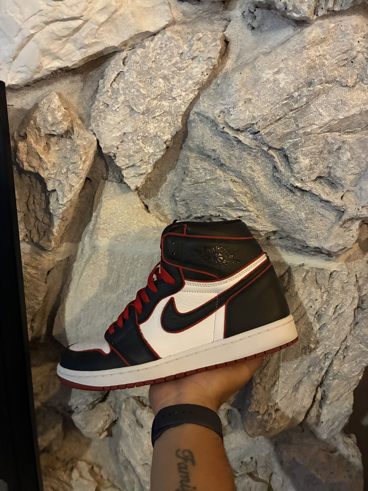 Jordan 1 Bloodline Sz 10.5