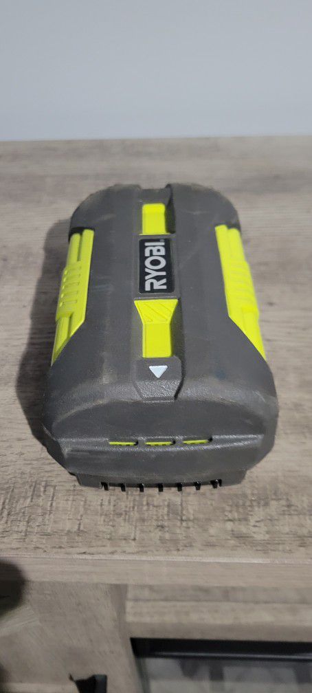 Ryobi 40V OP4030 Battery (3AH) Battery Only. Came In Weed Wacker Kit.