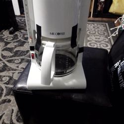 Coffee https://offerup.com/redirect/?o=UG90Lk1y Cofffee