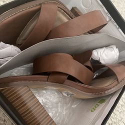Windsor Heels (Sage 104-Tan): Size 9 