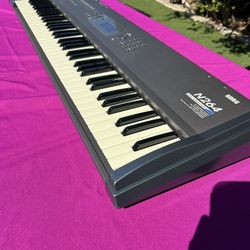 Keyboard Workstation Korg N-264 